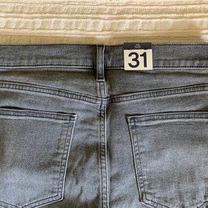 Gap Vintage Gray Cropped Jeans-12 Short